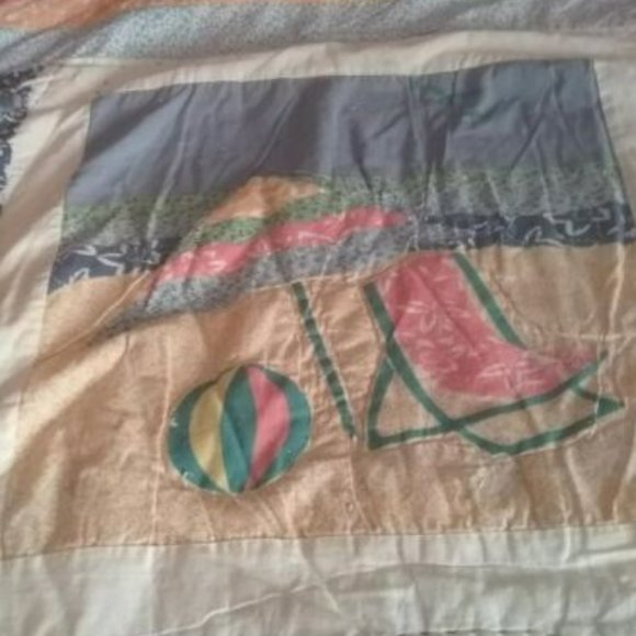 BEACHY QUILTED SPREAD - Picture 2 of 4